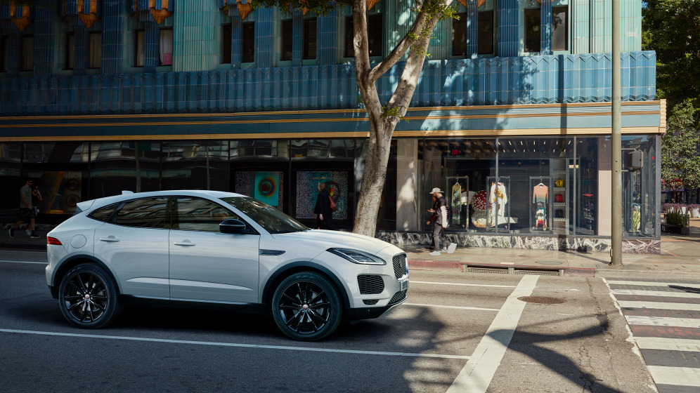 Jaguar E-Pace 4