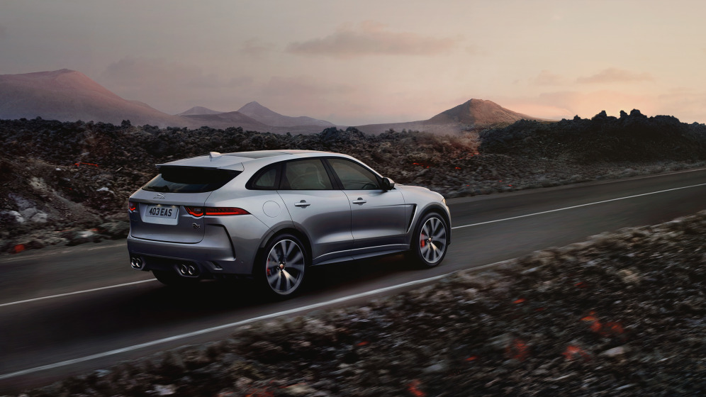 Jaguar F-Pace-SVR 5
