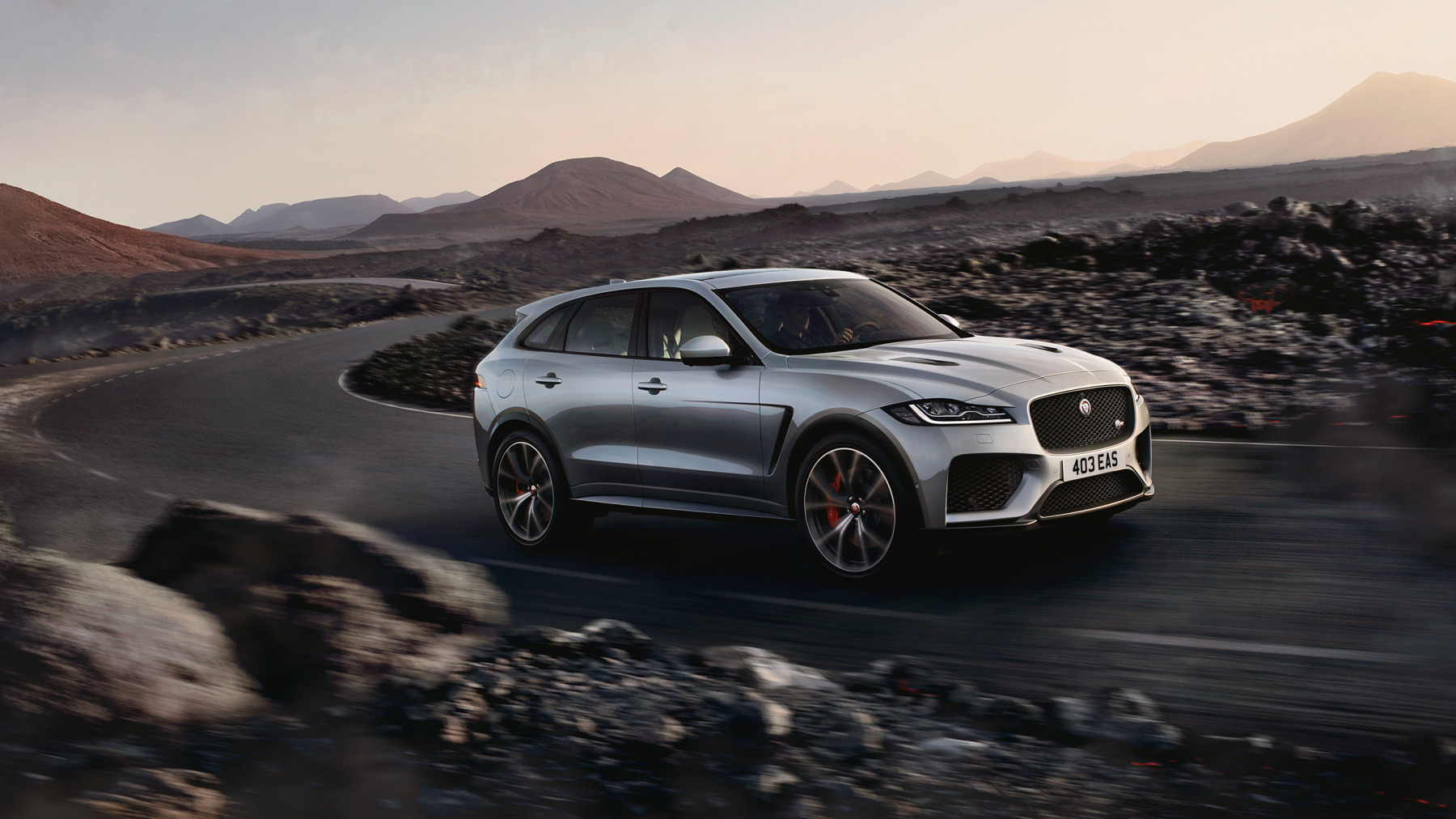 Jaguar F-Pace-SVR