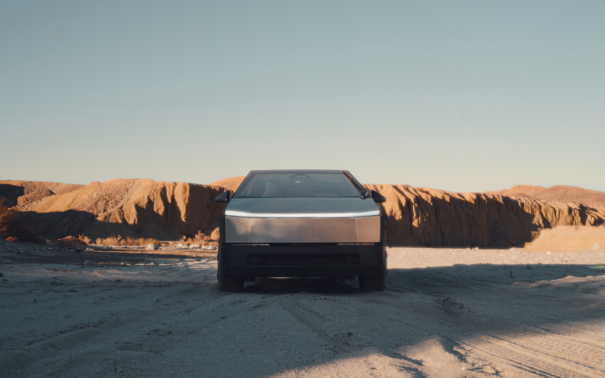 Cybetrtruck Humanoid  10