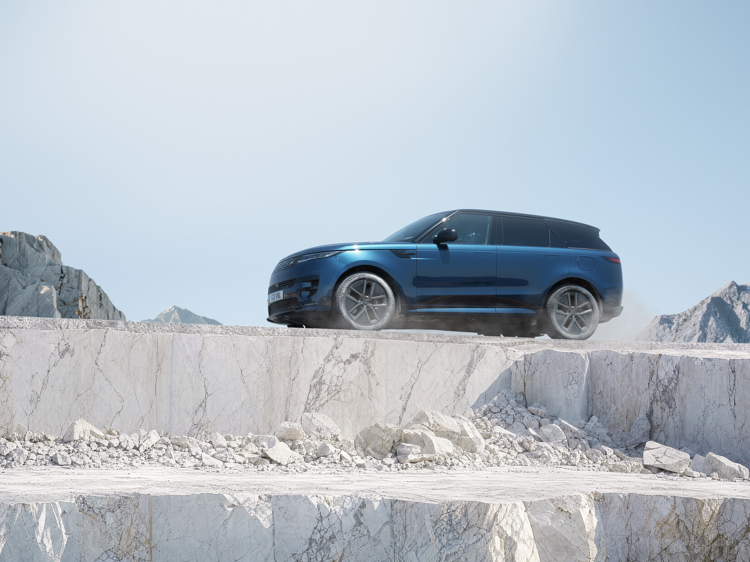 New Range Rover Sports 2027 4