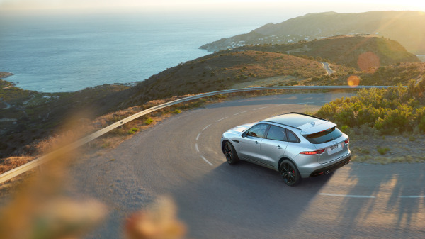 Jaguar F-Pace 2