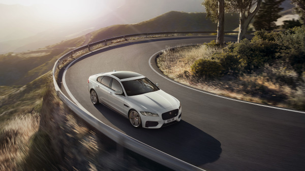 Jaguar XF 1
