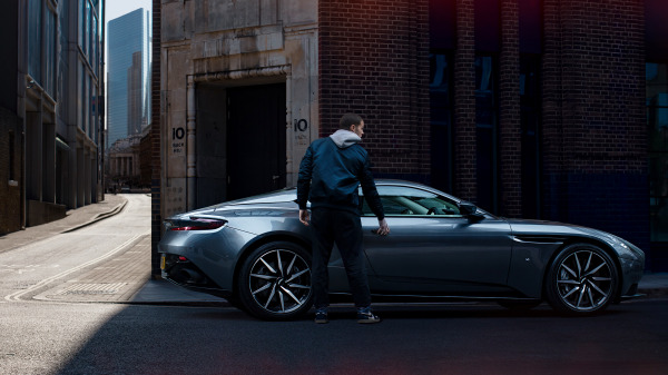 Aston Martin DB11 London 7