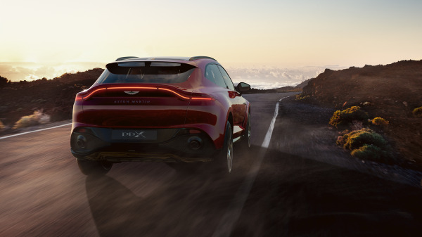 Aston Martin DBX CGI 4
