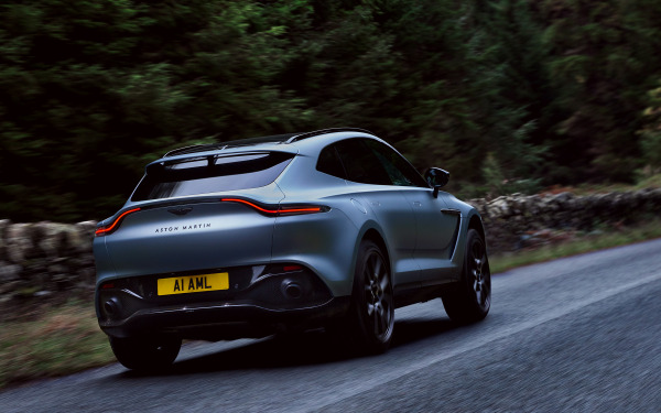 Aston Martin DBX 3